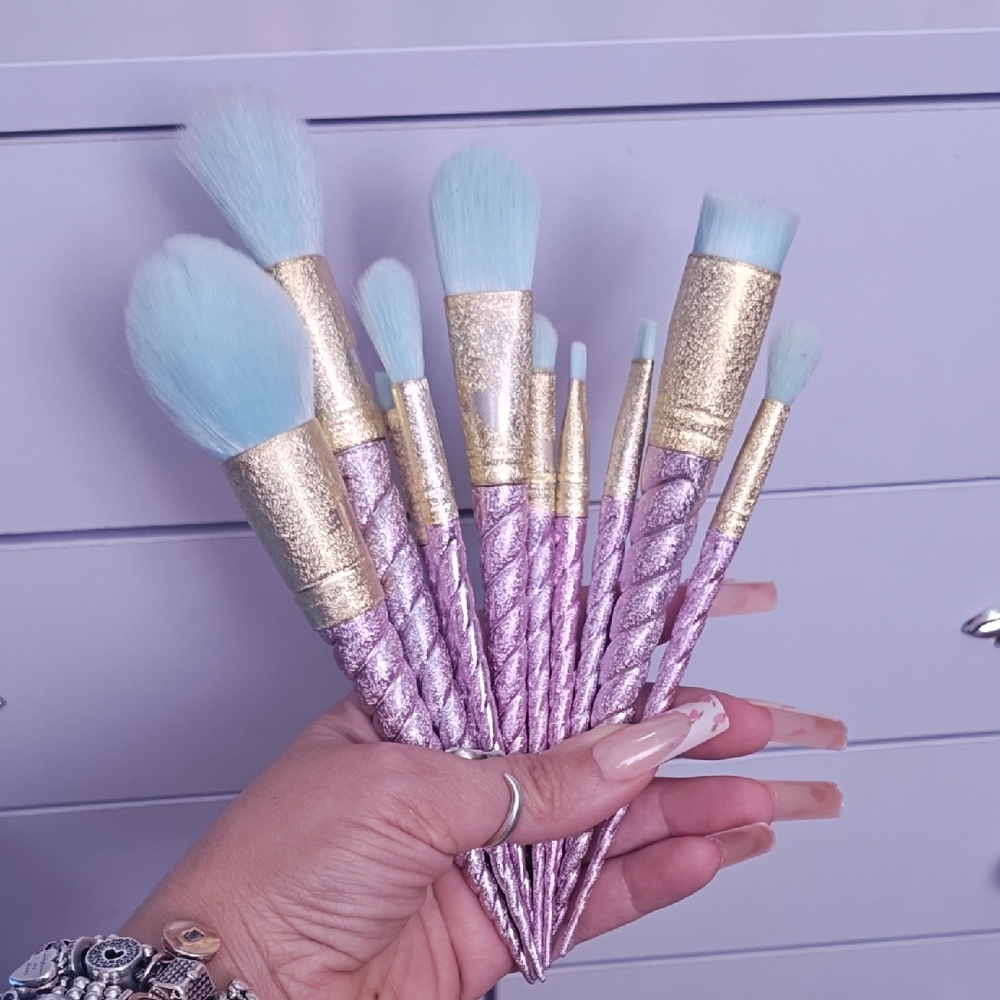 NWOT Unicorn Cosmetics 10 Piece makeup brush set